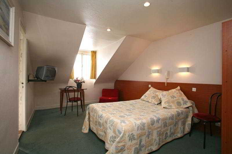 Lucien & Marinette Hotel